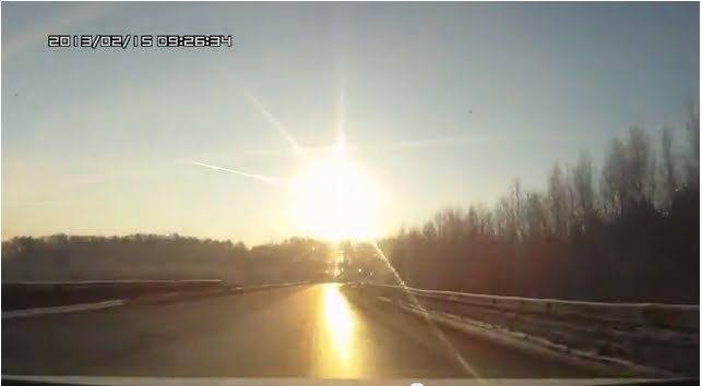 Un Meteorito causa almenos 1000 heridos en los Urales, Rusia