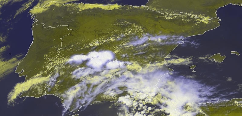 44 grados a la sombra en Córdoba e intensas tormentas en el horizonte